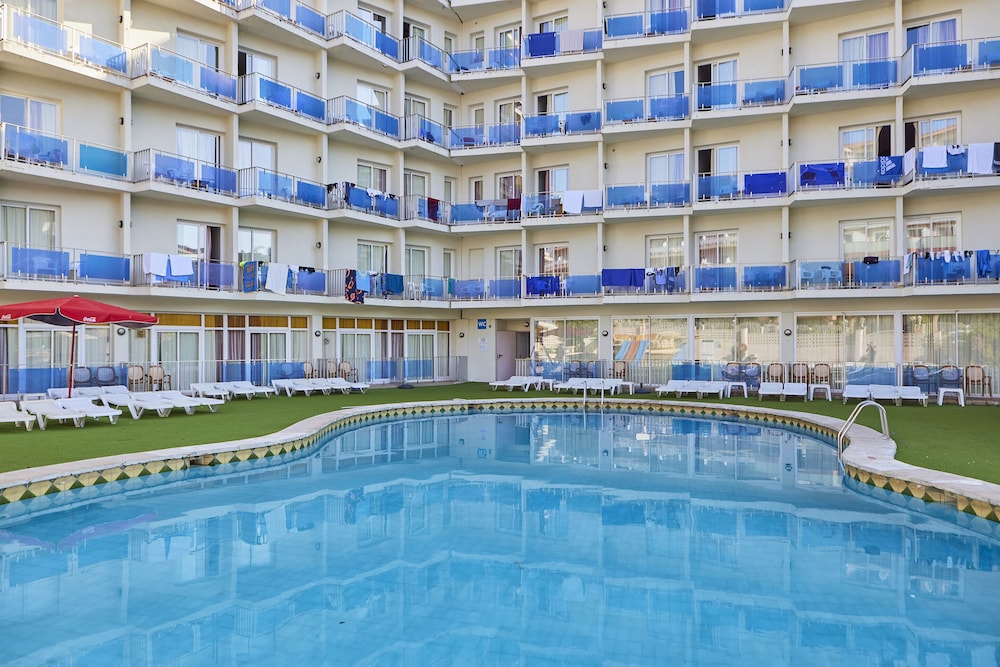 Ona Don Juan — Swimming pool in Lloret de Mar, Catalonia