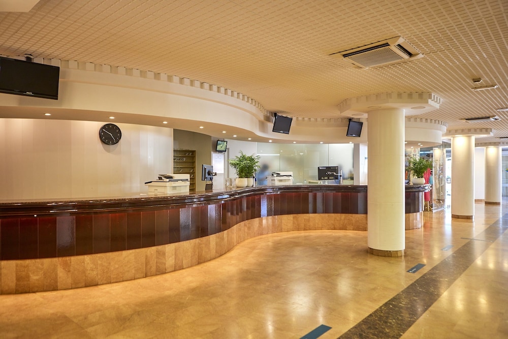 Ona Don Juan — Hotel building in Lloret de Mar, Catalonia