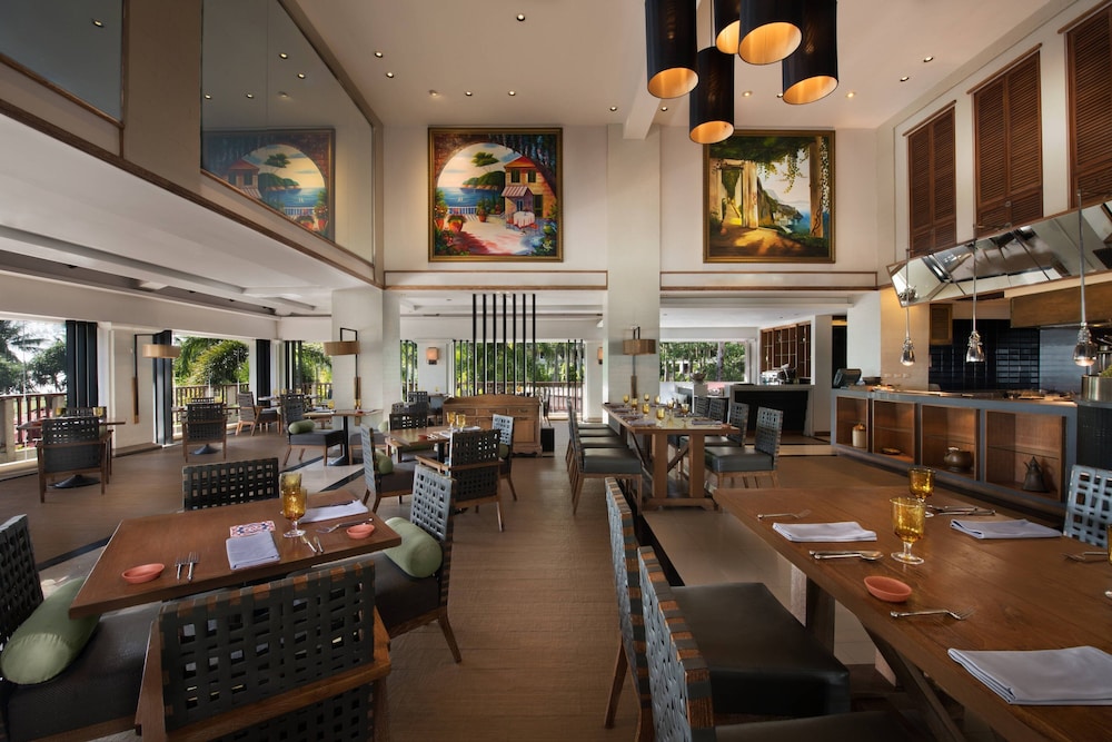 Marriott's Phuket Beach Club — Restaurant & bars in Mai Khao, Phuket Province