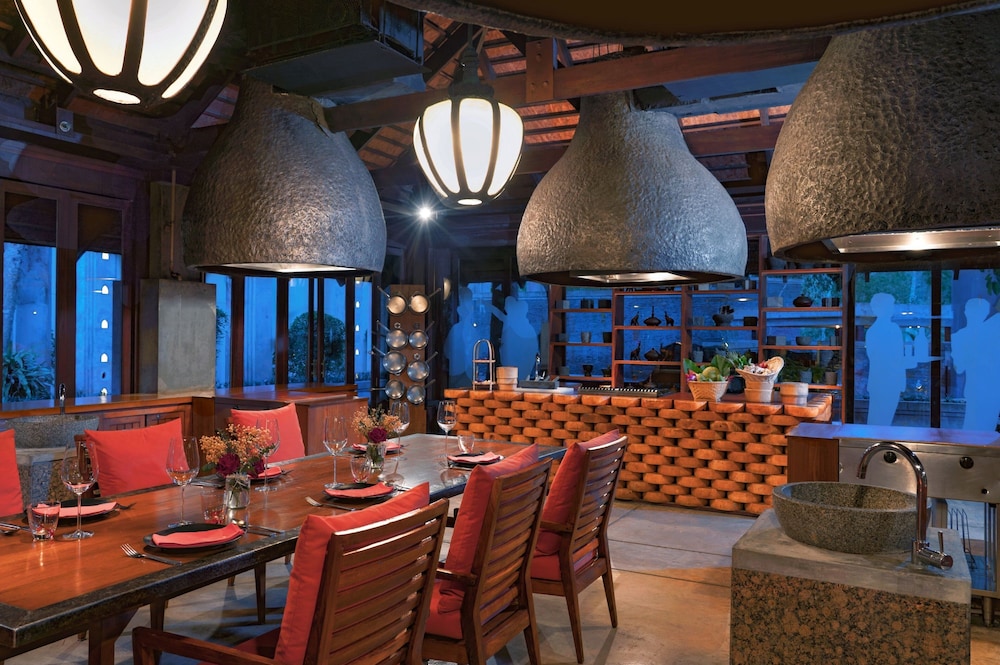 Marriott's Phuket Beach Club — Restaurant & bars in Mai Khao, Phuket Province