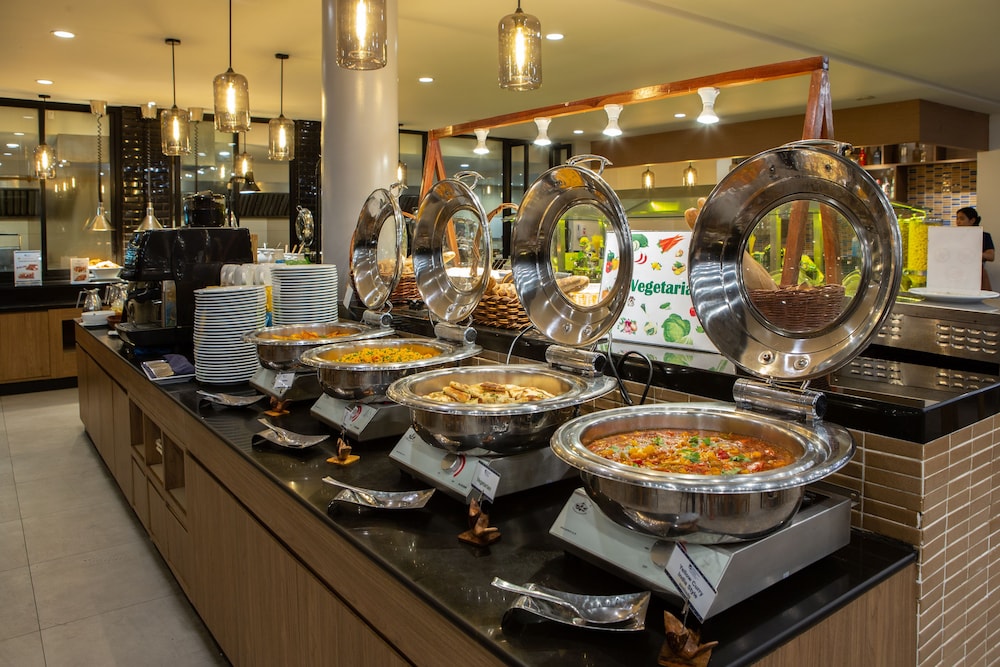 Deevana Plaza Krabi — Restaurant & bars in Ao Nang, Krabi