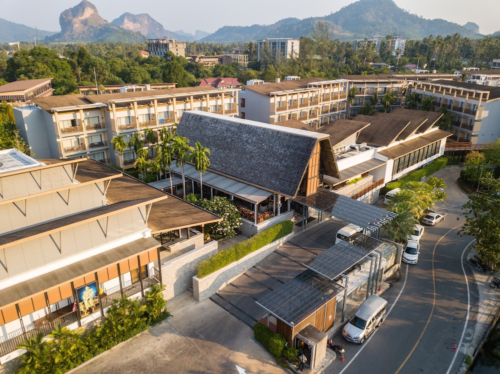 Deevana Plaza Krabi — Hotel building in Ao Nang, Krabi