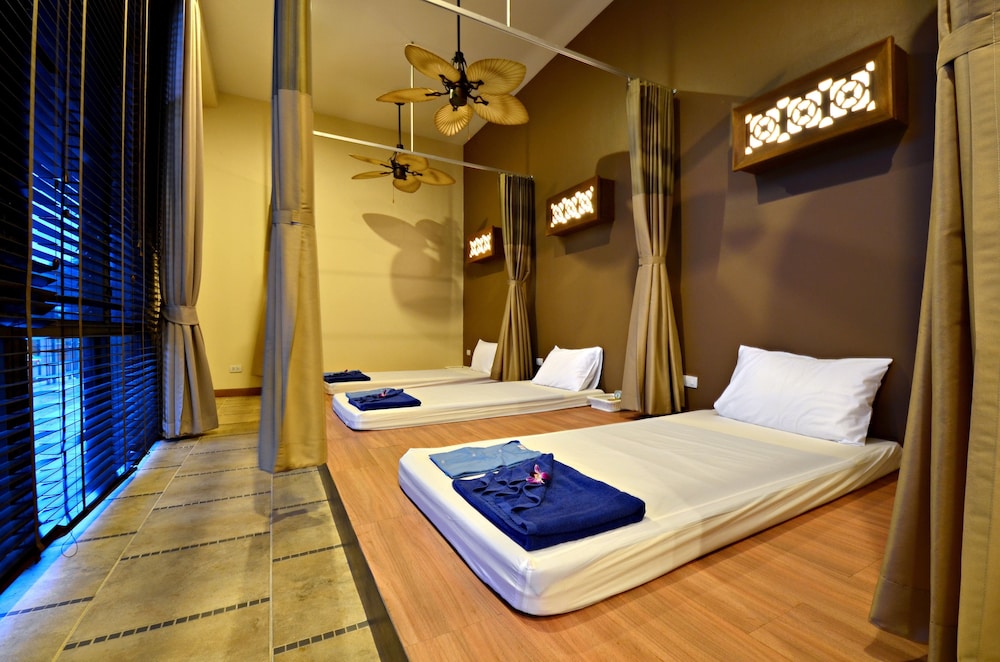 Deevana Plaza Krabi — Hotel rooms in Ao Nang, Krabi
