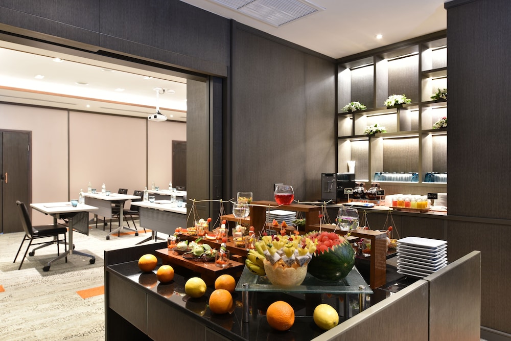 Mercure Samui Chaweng Tana Hotel — Restaurant & bars in Bo Phut, Surat Thani
