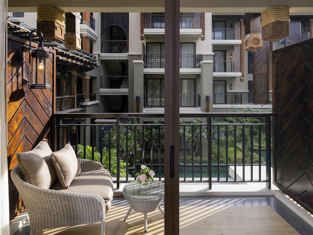 Mercure Samui Chaweng Tana Hotel — Hotel building in Bo Phut, Surat Thani