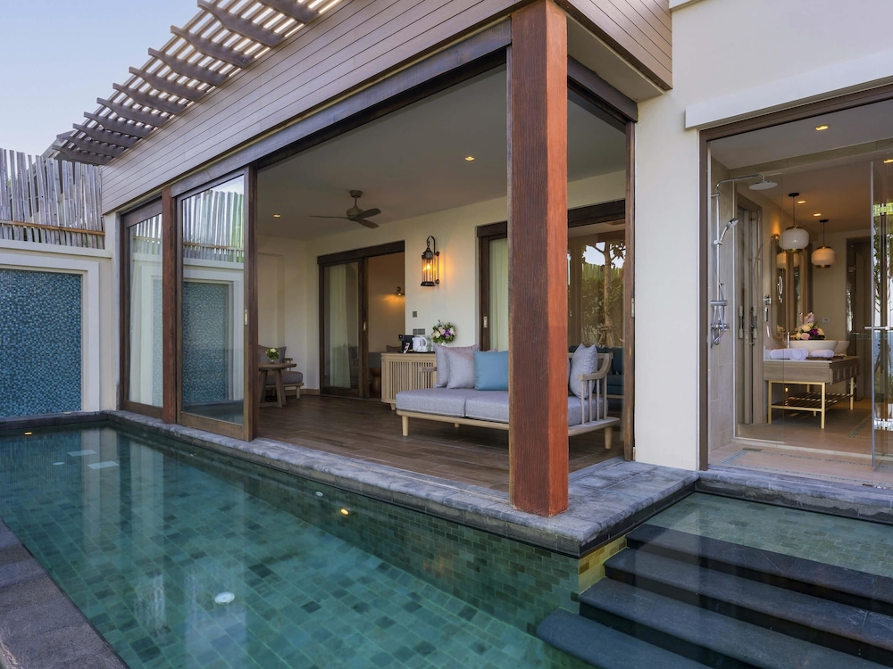 Mercure Samui Chaweng Tana Hotel — Swimming pool in Bo Phut, Surat Thani