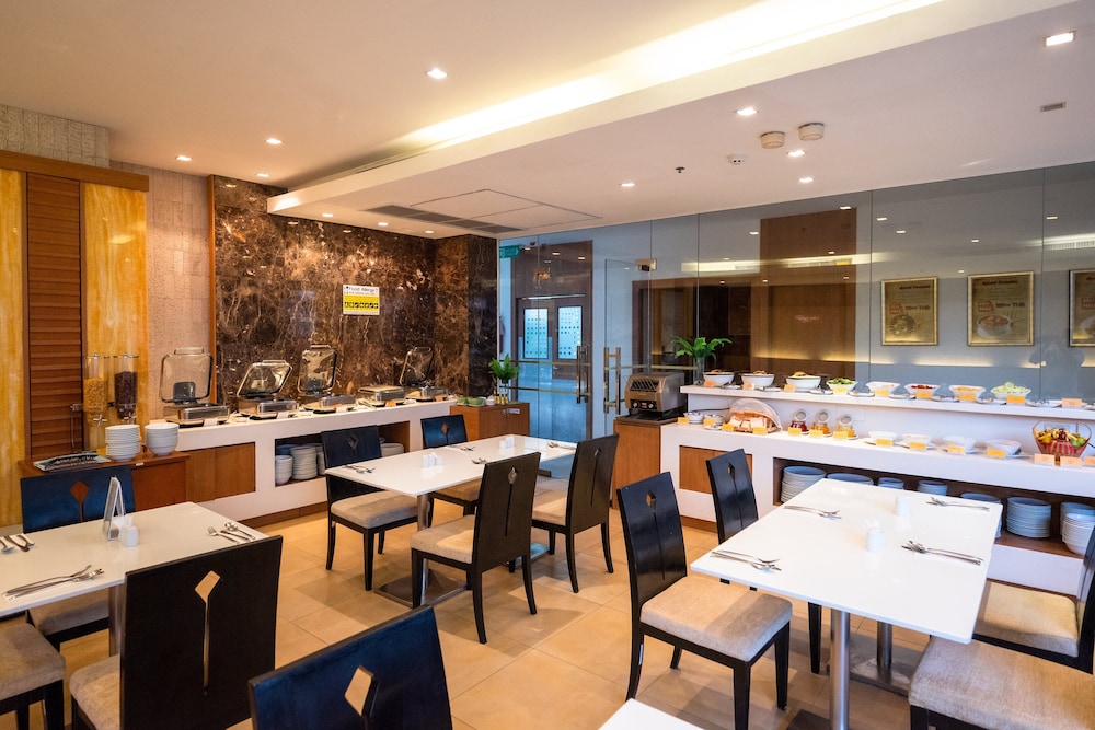 Centara Nova Hotel Pattaya — Restaurant & bars in Pattaya, Chonburi
