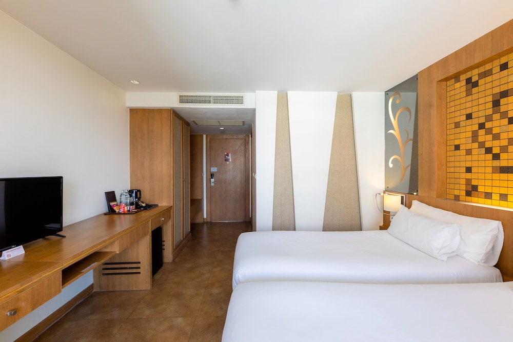 Centara Nova Hotel Pattaya — Hotel rooms in Pattaya, Chonburi