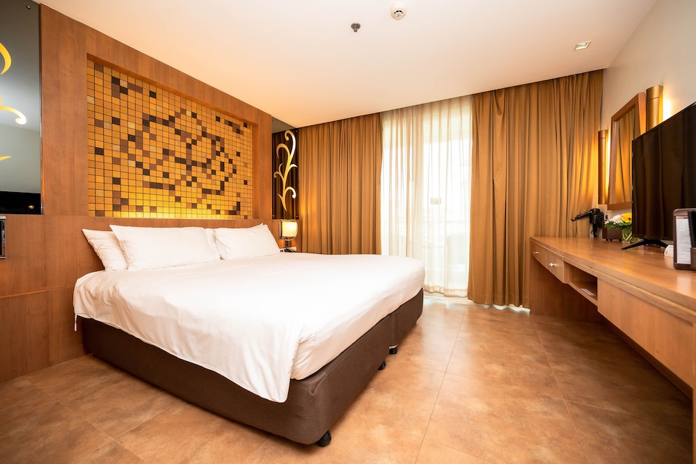 Centara Nova Hotel Pattaya — Hotel rooms in Pattaya, Chonburi
