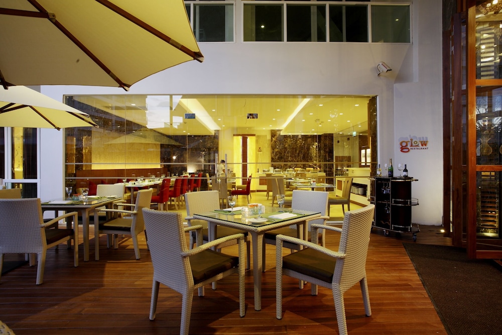 Centara Nova Hotel Pattaya — Restaurant & bars in Pattaya, Chonburi
