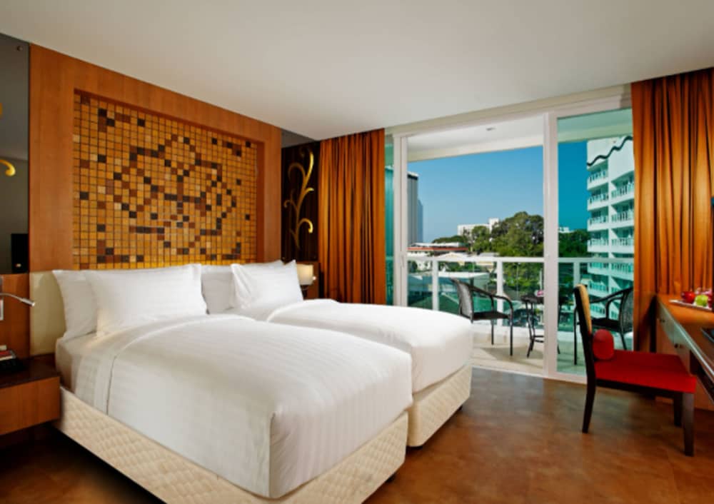 Centara Nova Hotel Pattaya — Hotel rooms in Pattaya, Chonburi