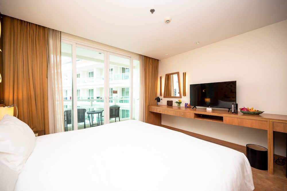 Centara Nova Hotel Pattaya — Hotel rooms in Pattaya, Chonburi