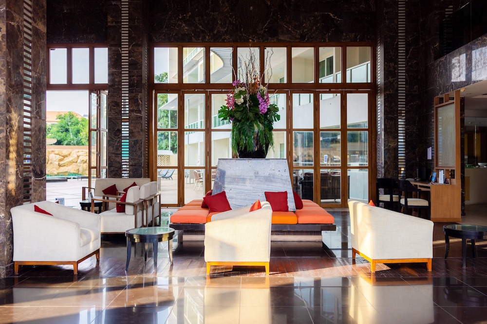 Centara Nova Hotel Pattaya — Hotel building in Pattaya, Chonburi