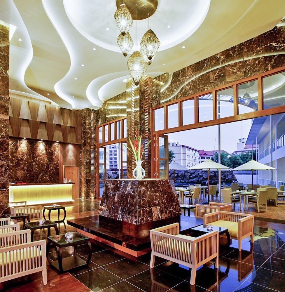 Centara Nova Hotel Pattaya — Restaurant & bars in Pattaya, Chonburi
