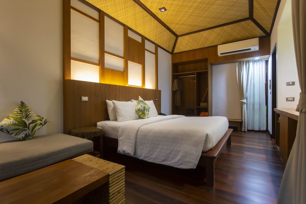 Tup Kaek Sunset Beach Resort — Hotel rooms in Nong Thalay, Krabi