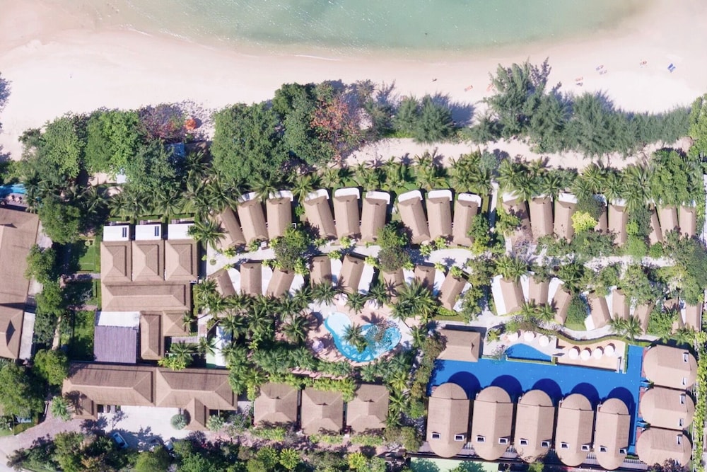Tup Kaek Sunset Beach Resort — Hotel building in Nong Thalay, Krabi