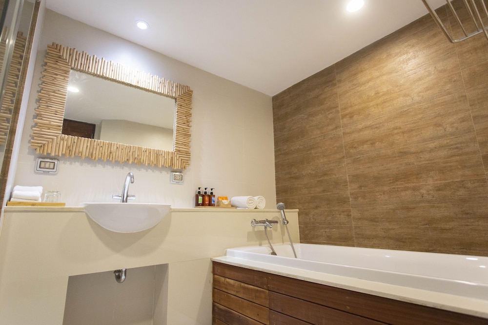 Tup Kaek Sunset Beach Resort — Hotel rooms in Nong Thalay, Krabi