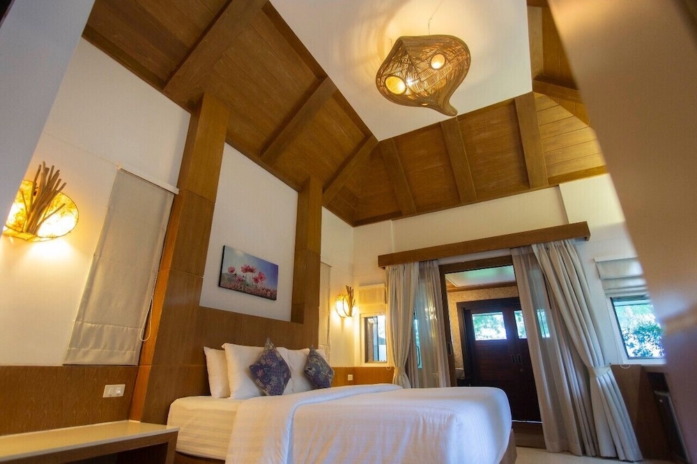 Tup Kaek Sunset Beach Resort — Hotel rooms in Nong Thalay, Krabi