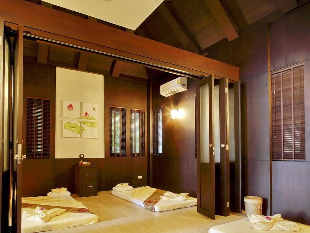 Tup Kaek Sunset Beach Resort — Hotel rooms in Nong Thalay, Krabi