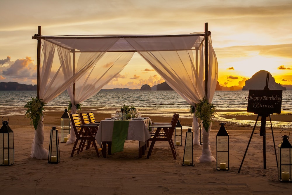 Tup Kaek Sunset Beach Resort — Restaurant & bars in Nong Thalay, Krabi