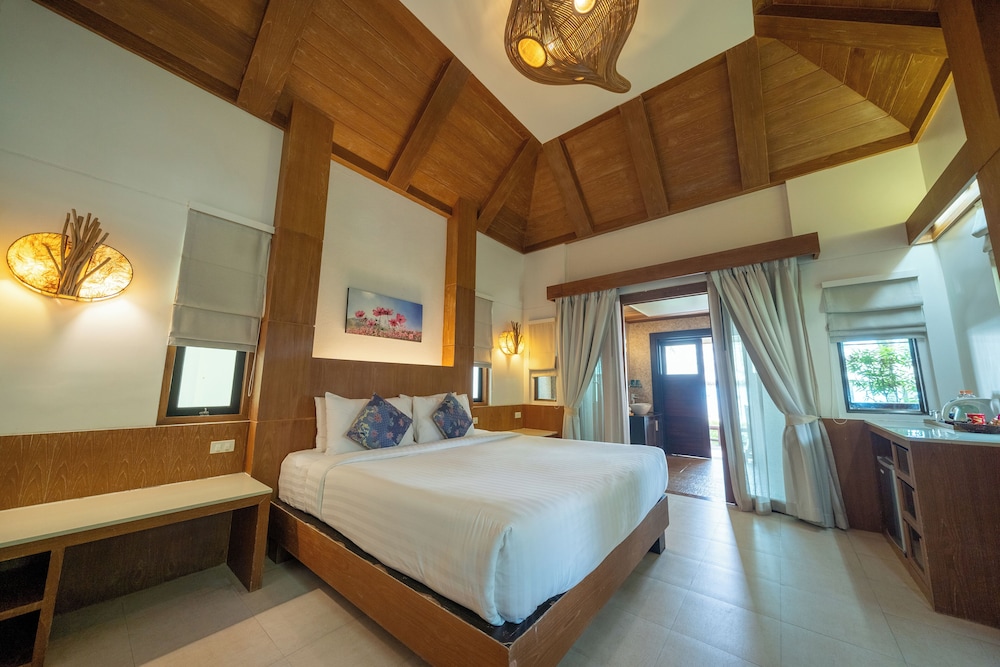 Tup Kaek Sunset Beach Resort — Hotel rooms in Nong Thalay, Krabi