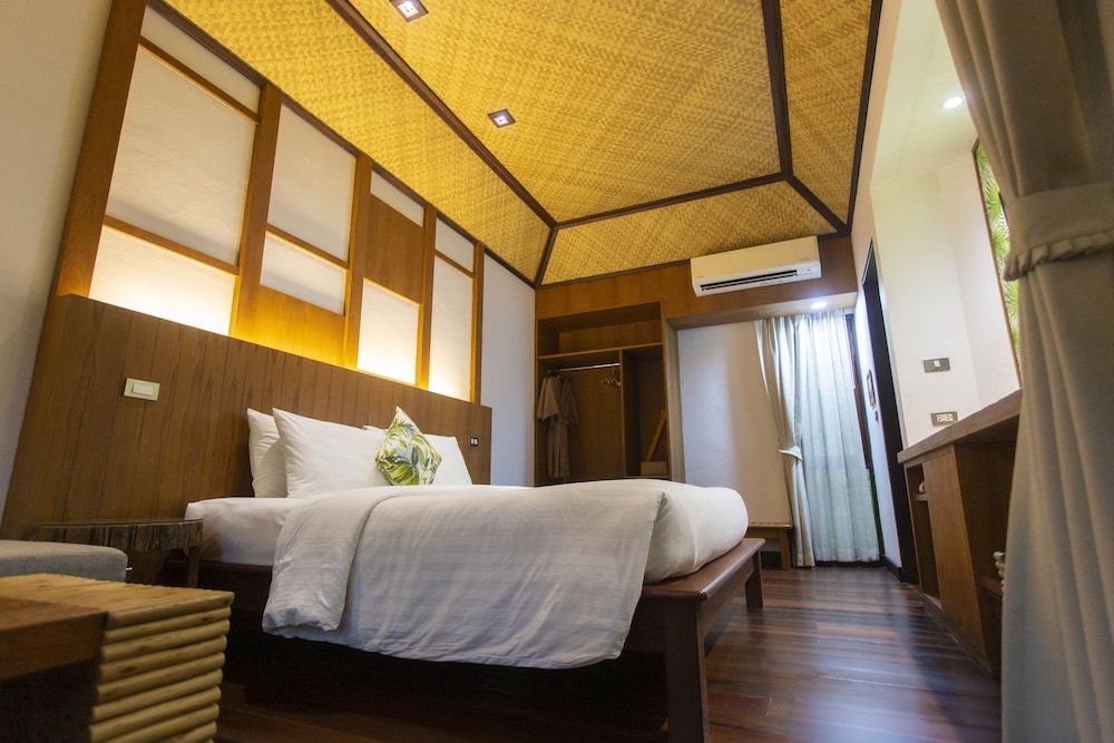 Tup Kaek Sunset Beach Resort — Hotel rooms in Nong Thalay, Krabi
