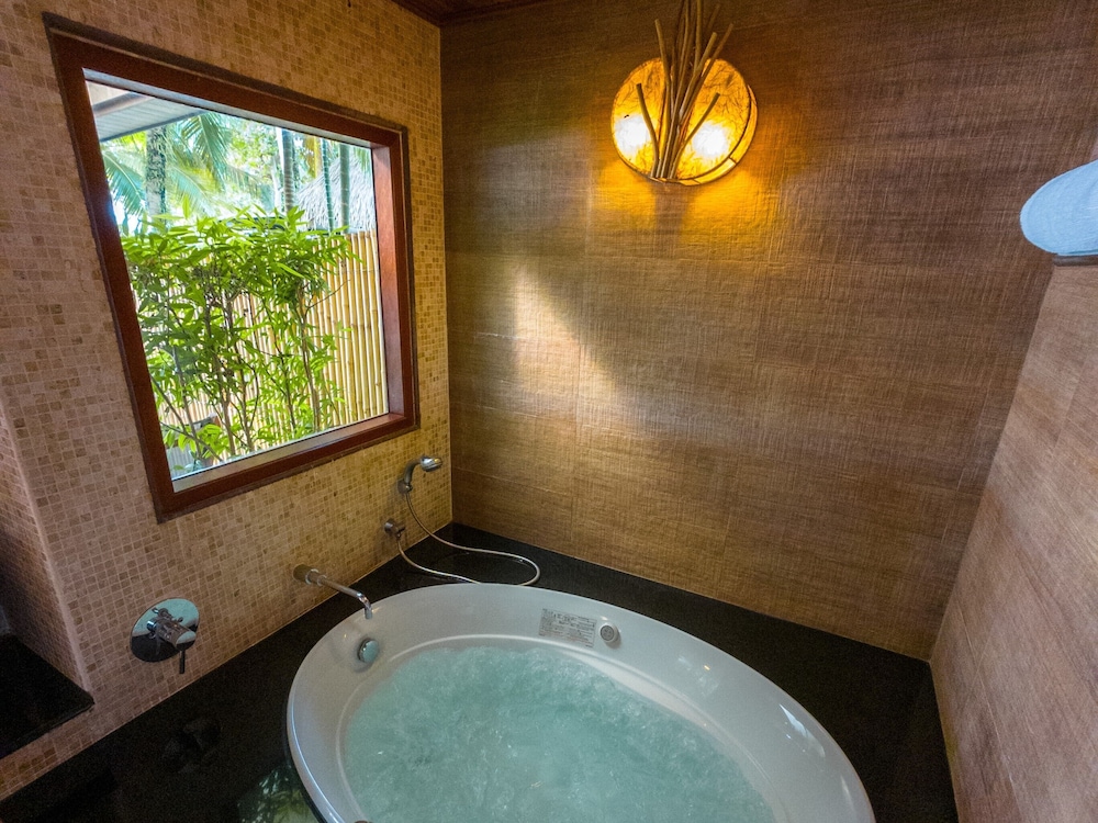 Tup Kaek Sunset Beach Resort — Spa in Nong Thalay, Krabi