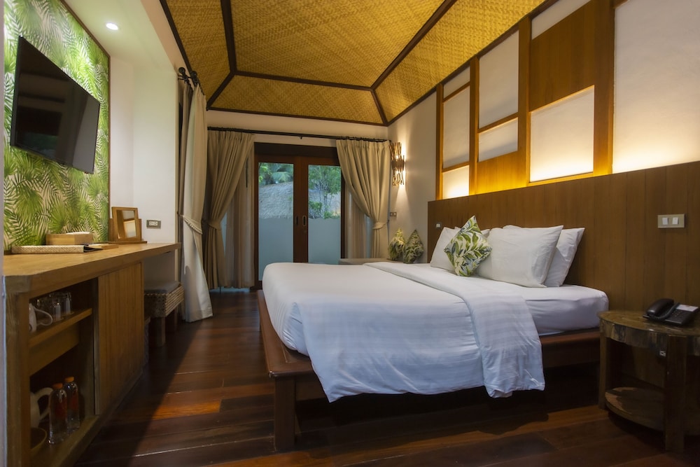Tup Kaek Sunset Beach Resort — Hotel rooms in Nong Thalay, Krabi
