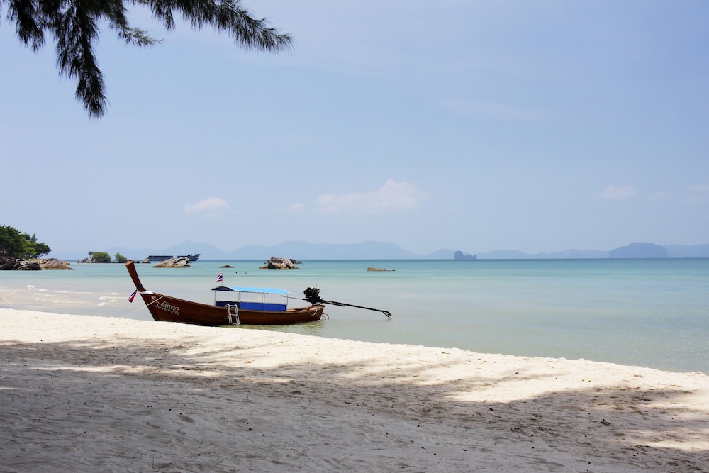 Tup Kaek Sunset Beach Resort — Beach in Nong Thalay, Krabi
