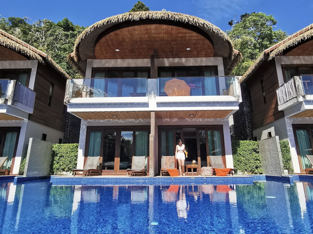 Tup Kaek Sunset Beach Resort — Hotel building in Nong Thalay, Krabi