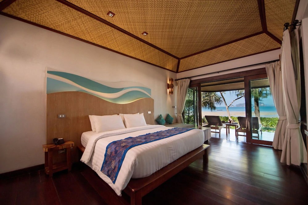 Tup Kaek Sunset Beach Resort — Hotel rooms in Nong Thalay, Krabi