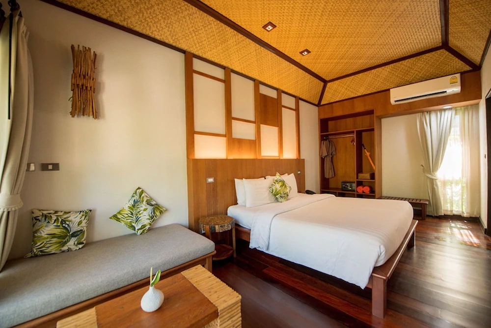 Tup Kaek Sunset Beach Resort — Hotel rooms in Nong Thalay, Krabi