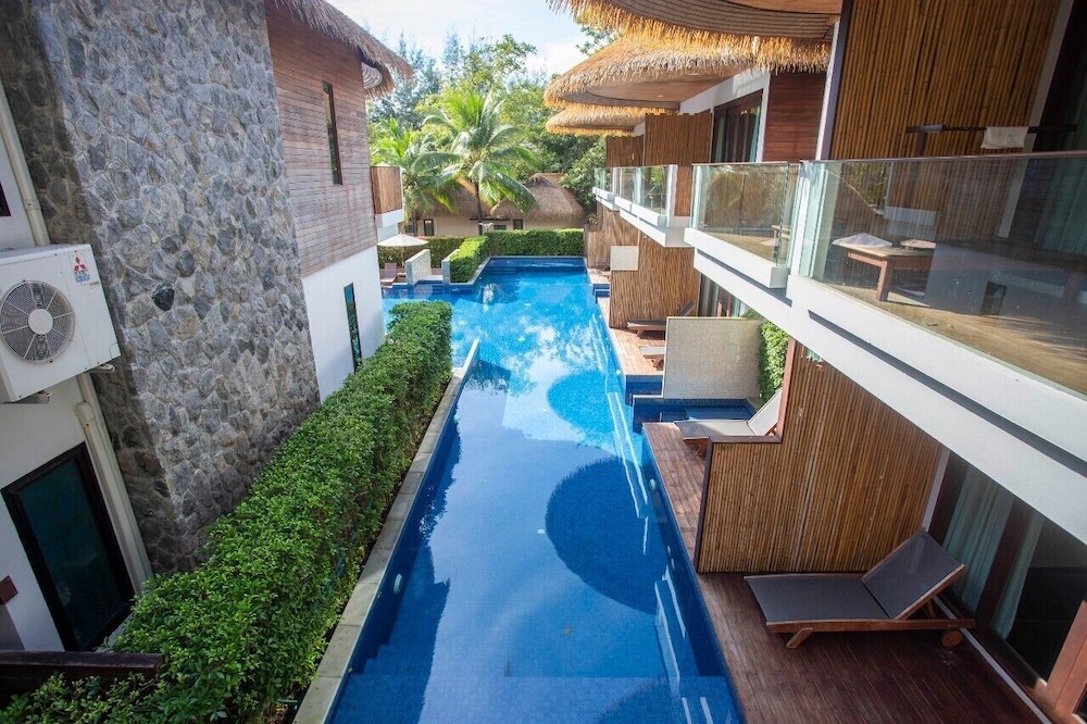 Tup Kaek Sunset Beach Resort — Swimming pool in Nong Thalay, Krabi