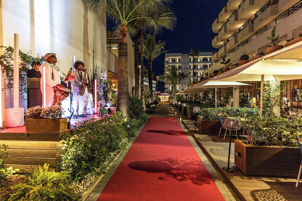 INNSiDE by Meliá Alcudia — Restaurant & bars in Alcudia, Balearic Islands