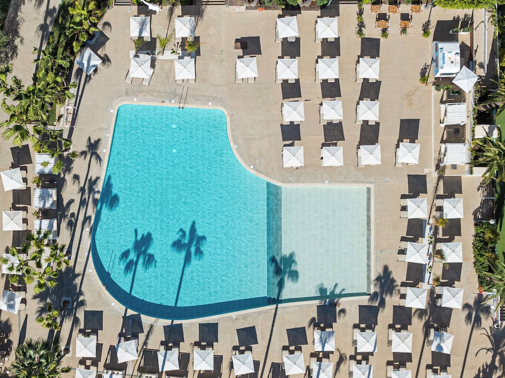 INNSiDE by Meliá Alcudia — Swimming pool in Alcudia, Balearic Islands