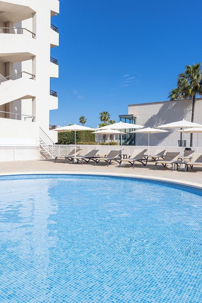 INNSiDE by Meliá Alcudia — Swimming pool in Alcudia, Balearic Islands