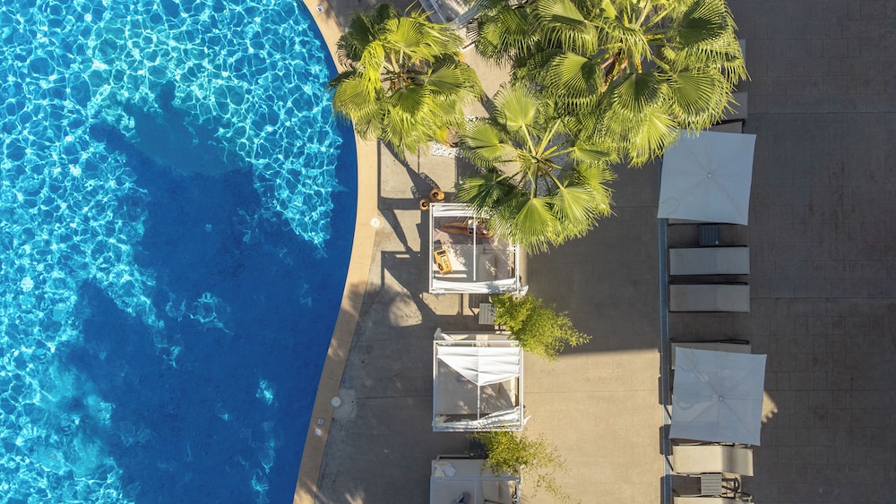INNSiDE by Meliá Alcudia — Swimming pool in Alcudia, Balearic Islands