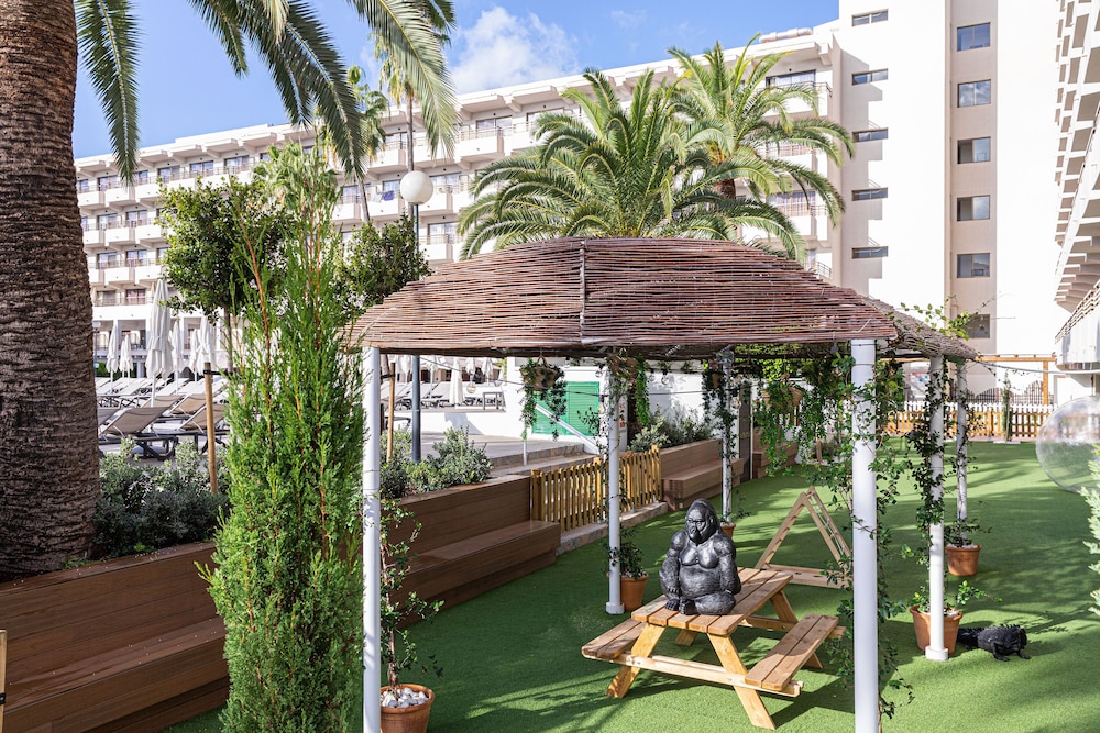 INNSiDE by Meliá Alcudia — Hotel building in Alcudia, Balearic Islands