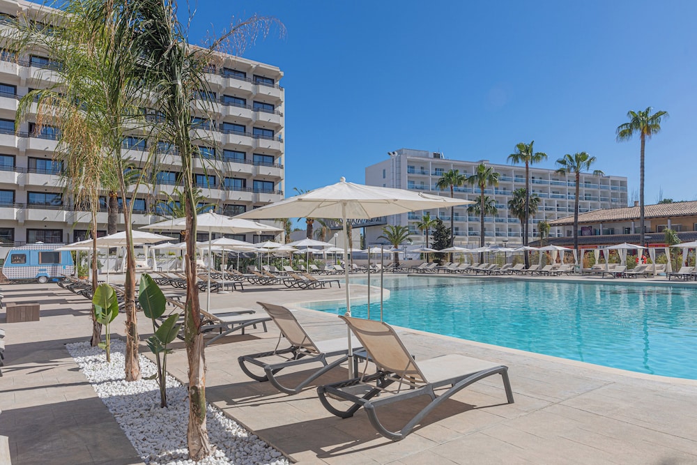 INNSiDE by Meliá Alcudia — Swimming pool in Alcudia, Balearic Islands