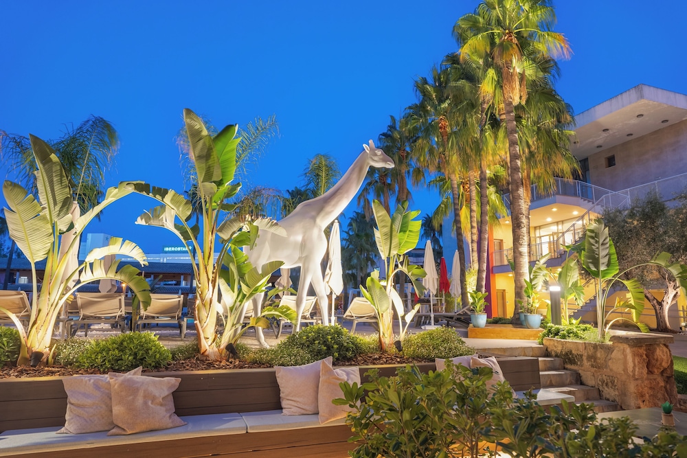 INNSiDE by Meliá Alcudia — Hotel building in Alcudia, Balearic Islands