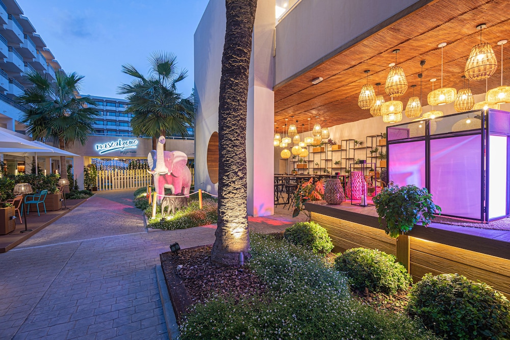 INNSiDE by Meliá Alcudia — Restaurant & bars in Alcudia, Balearic Islands