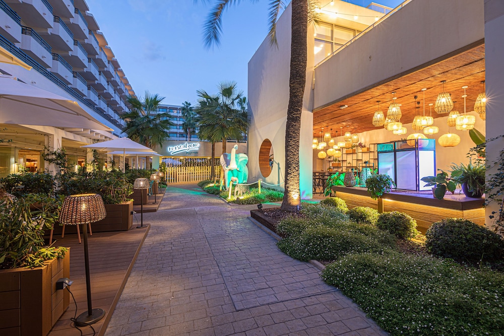 INNSiDE by Meliá Alcudia — Restaurant & bars in Alcudia, Balearic Islands