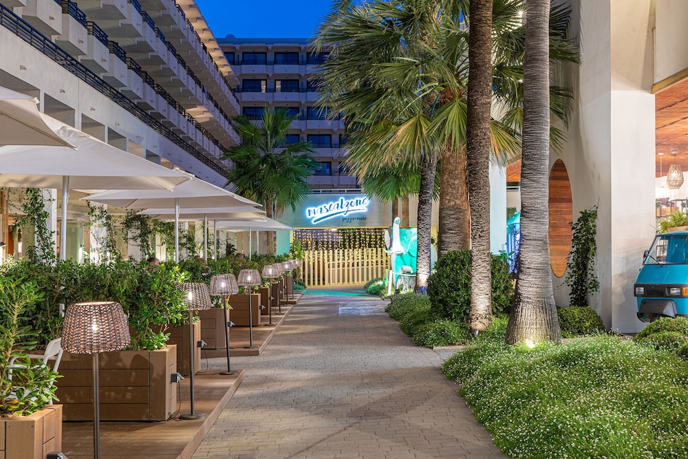 INNSiDE by Meliá Alcudia — Restaurant & bars in Alcudia, Balearic Islands