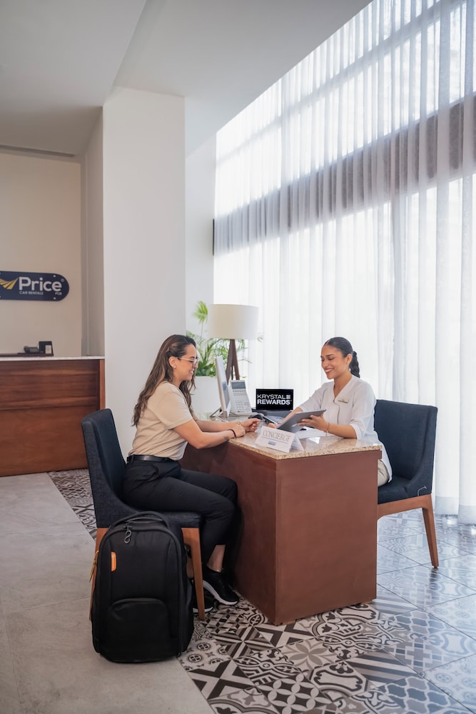 Krystal Urban Cancun & Beach Club — Hotel building in Cancun, Quintana Roo