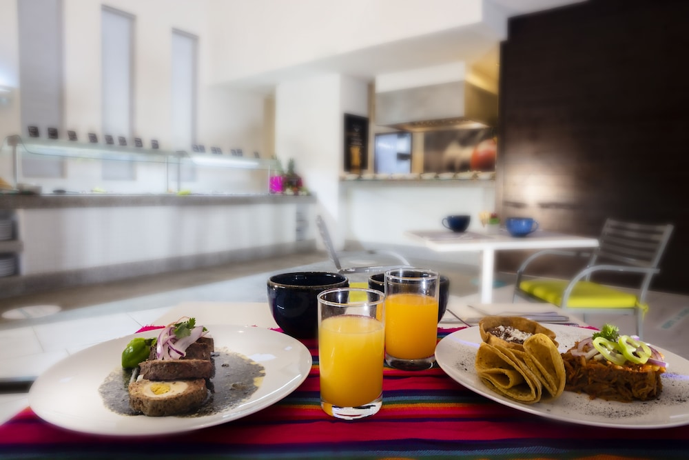 Krystal Urban Cancun & Beach Club — Restaurant & bars in Cancun, Quintana Roo