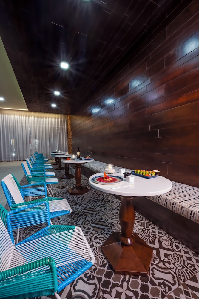 Krystal Urban Cancun & Beach Club — Restaurant & bars in Cancun, Quintana Roo
