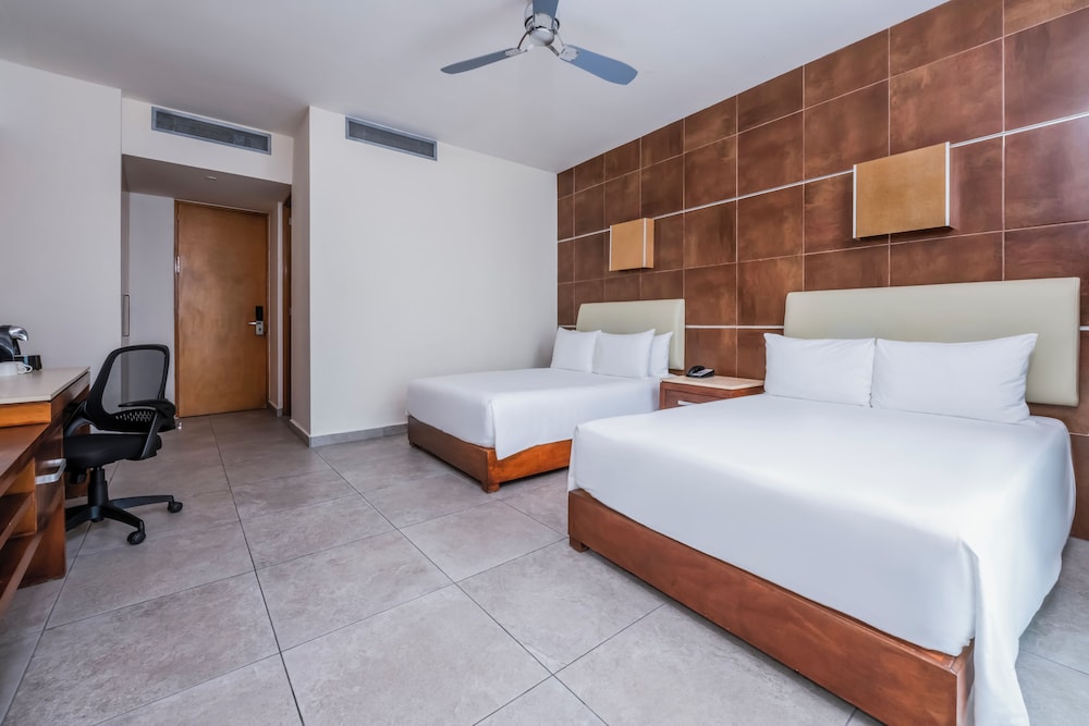 Krystal Urban Cancun & Beach Club — Hotel rooms in Cancun, Quintana Roo