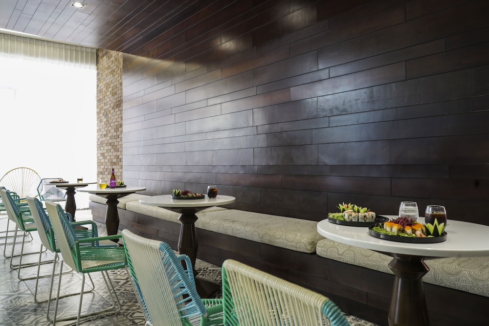 Krystal Urban Cancun & Beach Club — Restaurant & bars in Cancun, Quintana Roo