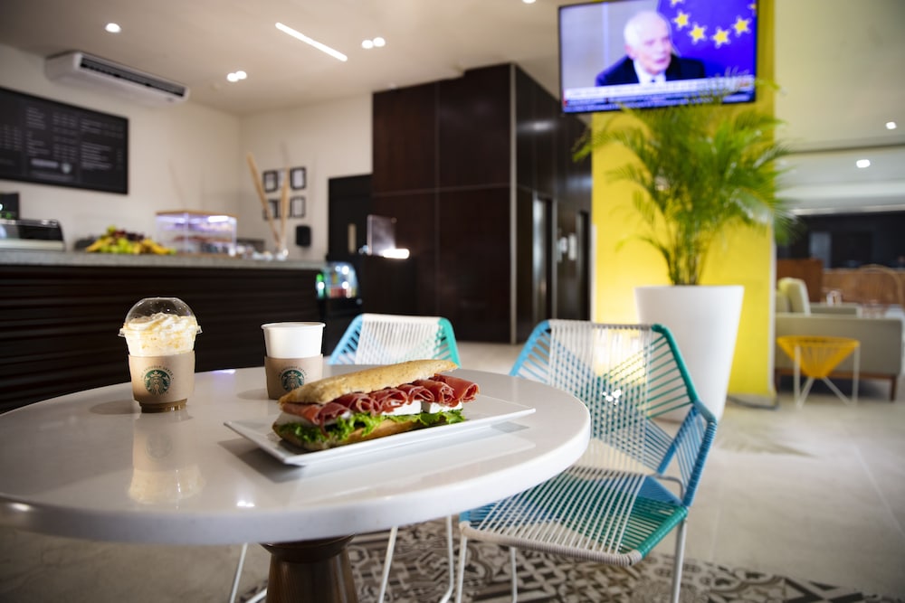 Krystal Urban Cancun & Beach Club — Restaurant & bars in Cancun, Quintana Roo
