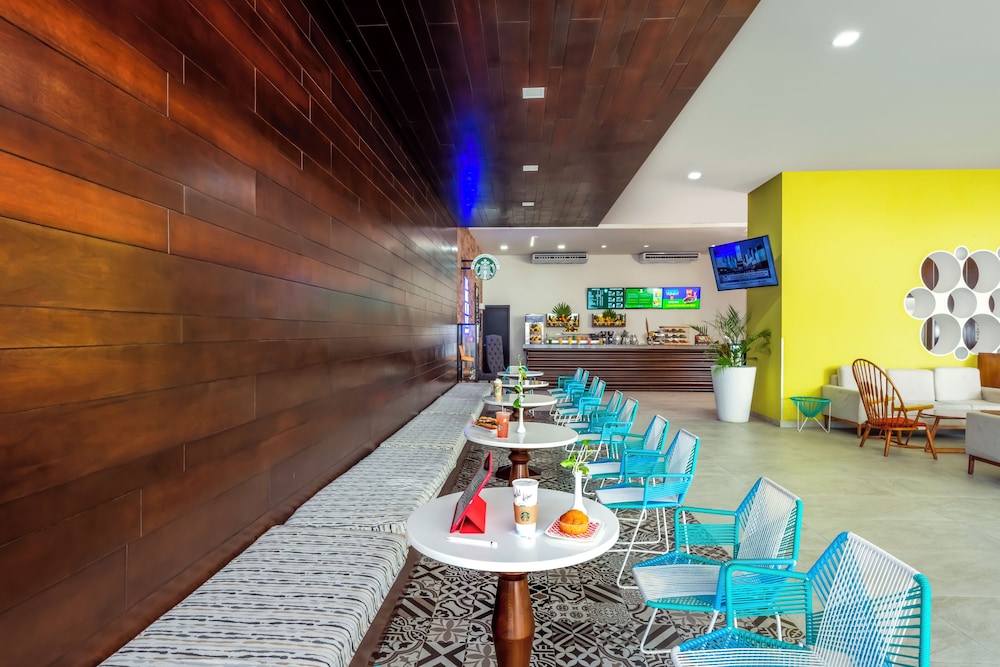 Krystal Urban Cancun & Beach Club — Restaurant & bars in Cancun, Quintana Roo